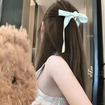 黑衣女孩